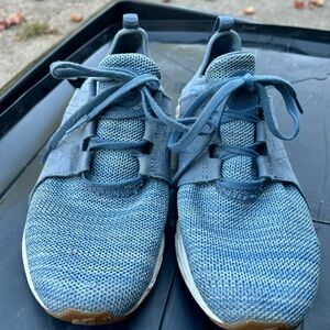 New Balance Fresh Foam Cruz Blue
Sneakers Women's Size 9